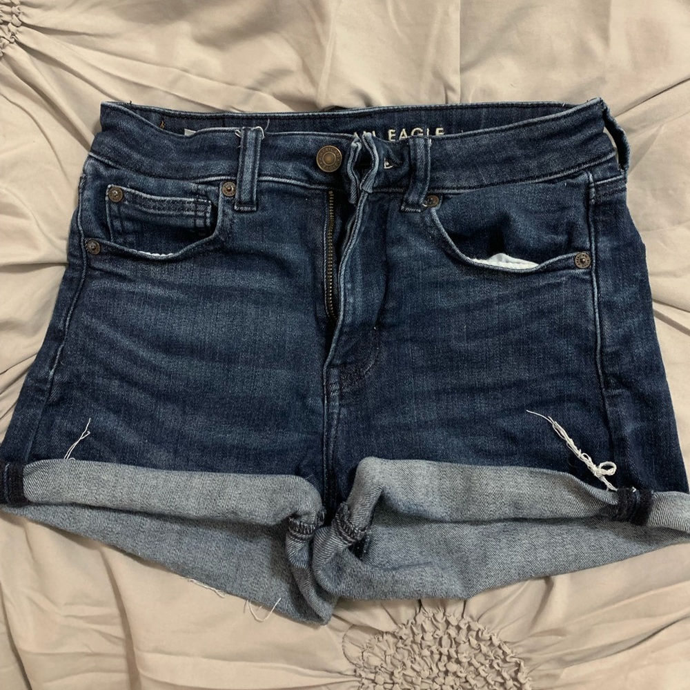 American Eagle Hi Rise Shortie Medium Wash